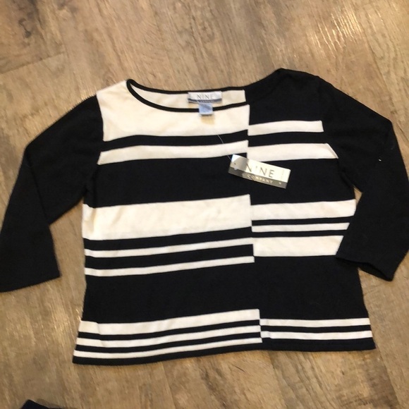 Nine‎ & Company lightweight Knit Top - Picture 4 of 8
